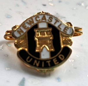 NEWCASTLE UNITED FOOTBALL CLUB METAL BADGE - GOLD METAL for sale on Ebay