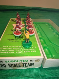 Subbuteo Heavyweight Team In Reference 321 (England away,  rare yellow keeper) for sale on Ebay
