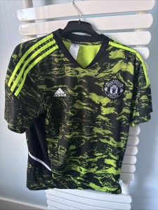 2022-2023 Green Manchester United Training Top for sale on Ebay