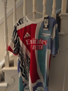 Mens Arsenal Top, Size Large, BNWT for sale on Ebay