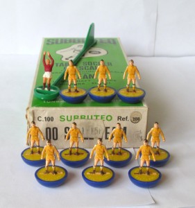 Subbuteo Heavyweight HW Team Ref 208 LEEDS 2nd Original NUMBERED LABEL Box VGC for sale on Ebay