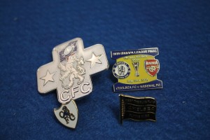 (294) CHELSEA FOOTBALL CLUB  4 ASSORTED CHELSEA METAL PIN BADGES for sale on Ebay