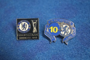 (331) CHELSEA FOOTBALL CLUB  2 ASSORTED CHELSEA METAL PIN BADGES for sale on Ebay