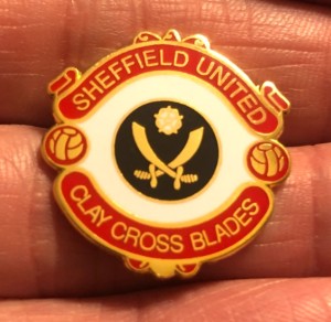 RARE SHEFFIELD UNITED SUPPORTERS CLAY CROSS BLADES ENAMEL PIN BADGE for sale on Ebay