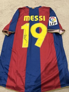 Lionel Messi Hand Signed Barcelona Shirt Beckett Witnessed COA JERSEY for sale on Ebay