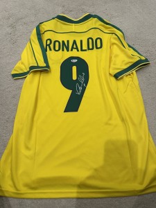 Ronaldo R9 Hand Signed Brazil Shirt Beckett Witnessed COA LEGEND JERSEY for sale on Ebay