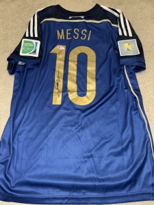 Lionel Messi Hand Signed Argentina Shirt Beckett Witnessed COA JERSEY for sale on Ebay