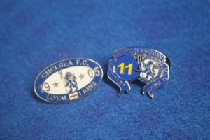 (334) CHELSEA FOOTBALL CLUB  2 ASSORTED CHELSEA METAL PIN BADGES for sale on Ebay