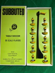 Subbuteo Hand Painted East Fife 50s? see desc. Fantastic looking team for sale on Ebay