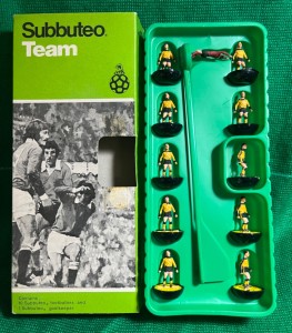 Subbuteo Heavyweight  Ref 211  Wolves, Dortmund  in good condition for sale on Ebay