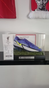 Personally signed by Emile Heskey footbool boot in lfc case Liverpool Fc for sale on Ebay