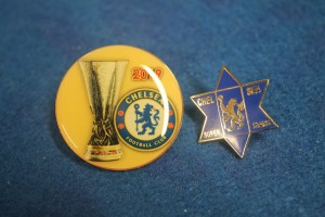 (312) CHELSEA FOOTBALL CLUB  2 ASSORTED CHELSEA METAL PIN BADGES for sale on Ebay