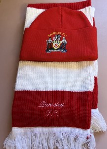 Barnsley FC Football vintage Scarf Scarf and hat Adult Red for sale on Ebay