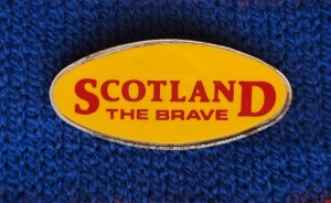 RARE FIND 1970s VINTAGE SCOTLAND THE BRAVE PIN BADGE L@@K! for sale on Ebay