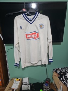 Leicester City Football Shirt 1996 1998 Izzet #6 Long Sleeves Size XL for sale on Ebay