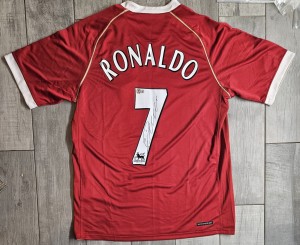 06-07 Manchester United Cristiano Ronaldo Signed Home Jersey Beckett BAS COA for sale on Ebay