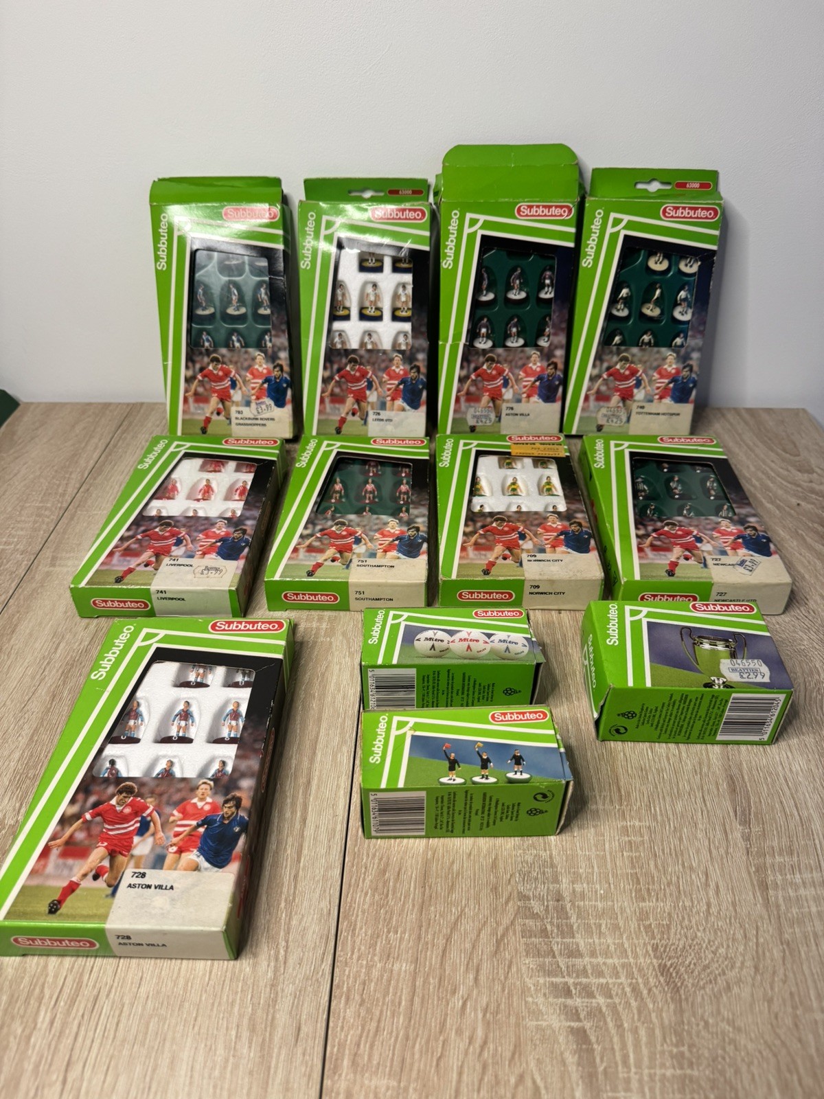 90s Subbuteo Lightweight Job Lot  9 teams + Refs, Balls & European Cup for sale on Ebay