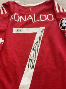 Cristiano Ronaldo Signed Manchester United Shirt Beckett witness QR for sale on Ebay