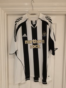 NEWCASTLE UTD Season 2005 - 2007 Home Kit Shirt. Size Adult XL. Northern Rock. for sale on Ebay