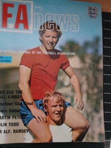 FA NEWS MAGAZINE April 1971 TOTTENHAM HOTSPUR TEAM PHOTO for sale on Ebay