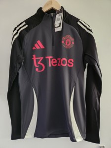 Manchester united training top new with tags size small adult for sale on Ebay