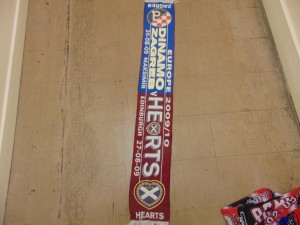 Scarf / Schal 12009/10 Hearts v Dinamo Zagreb UEFA Cup for sale on Ebay