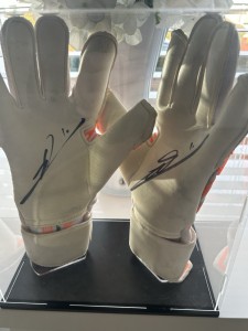 RANGERS FC JACK BUTLAND MATCH WORN AND SIGNED GLOVES SEASON 2025/2026 for sale on Ebay
