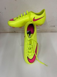 Unisex Nike Kids Football Boots UK 5.5 /EUR 38.5 Brand New  CG A31 for sale on Ebay