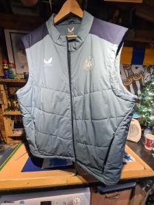 Newcastle United Training Gilet 3XL Excellent Condition for sale on Ebay