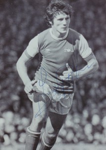 Frank Stapleton [Arsenal] Signed 7x5 Photo for sale on Ebay