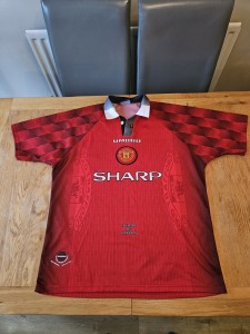 Original Authentic Umbro Manchester United 1996/1998 Home Shirt Men’s XL for sale on Ebay