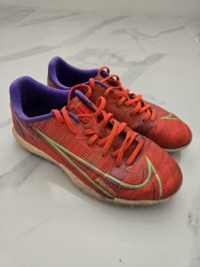 Nike Boys Astro Turf Football Trainers, Boots Size Uk 2 for sale on Ebay
