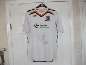 HULL CITY FC AWAY FOOTBALL SHIRT SIGNED DEAN WINDASS 2008 VG KINGSTON COMMS XLB for sale on Ebay
