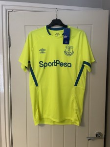 Everton Training Shirt Bnwt Size Medium Men’s for sale on Ebay