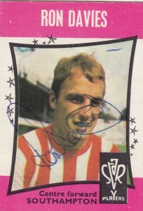 RON DAVIES  #40 - SOUTHAMPTON FC  SIGNED 1967/68 A&BC BLACK BACKS for sale on Ebay