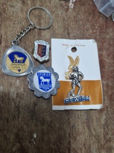 IPSWICH TOWN FC - 4 x VINTAGE Aew PULSE  BUTTONHOLE COLLECTABLE  FOOTBALL BADGES for sale on Ebay