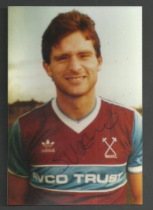 Steve Walford - WEST HAM UNITED - Signed 6 x 4 Photograph for sale on Ebay