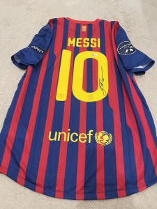 Lionel Messi Beckett COA Hand Signed Barcelona Shirt Beckett Witness for sale on Ebay