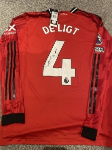 MANCHESTER UNITED SIGNED MATTHIJS DE LIGT   PROOF RARE PLAYER MATCH NOT ISSUE for sale on Ebay