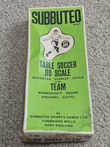 1970s Boxed Subbuteo Team - Leeds United ( C,100 Ref 18) for sale on Ebay
