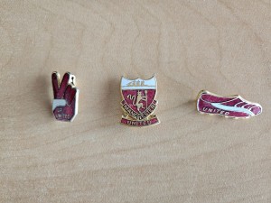 3 x Manchester United  Vintage Metal Pin Badges Very Good Condition Man Utd for sale on Ebay
