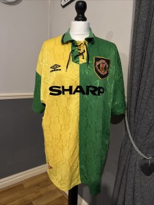 Manchester United 1992-1994 third football shirt jersey Size XL for sale on Ebay
