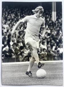 Manchester City Press Photo Asa Hartford 1974 / 1975 for sale on Ebay