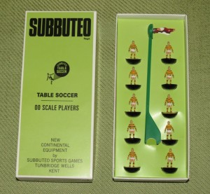 Subbuteo Heavyweight HW team Alloa Ref 32 in replica numbered box for sale on Ebay