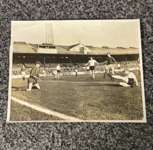 1963 Peter Bonetti Original Press Photograph At Hillsborough Chelsea V Wednesday for sale on Ebay