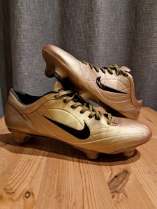 Nike Mercurial Vapor II R9 Gold Football Boots Size 9 Includes R9 Boot Bag for sale on Ebay