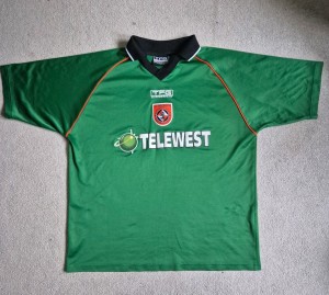 Authentic Original TFG Dundee United 2000/2001 Away Shirt Men’s Large (1155) for sale on Ebay