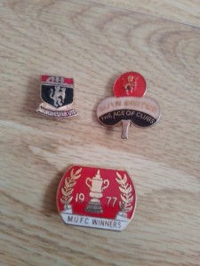 3 Vintage Manchester United Football Badges for sale on Ebay