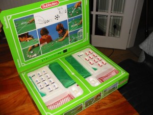 Subbuteo Set 1990's Club Edition 60140 Good Players Flags Need Repair (See Info) for sale on Ebay