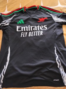 Mens Arsenal Top, Size L for sale on Ebay